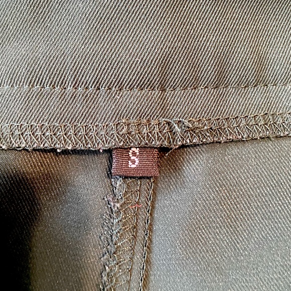 CIDER Emerald Green dress pant. Size small, subtle flare - Picture 4 of 4